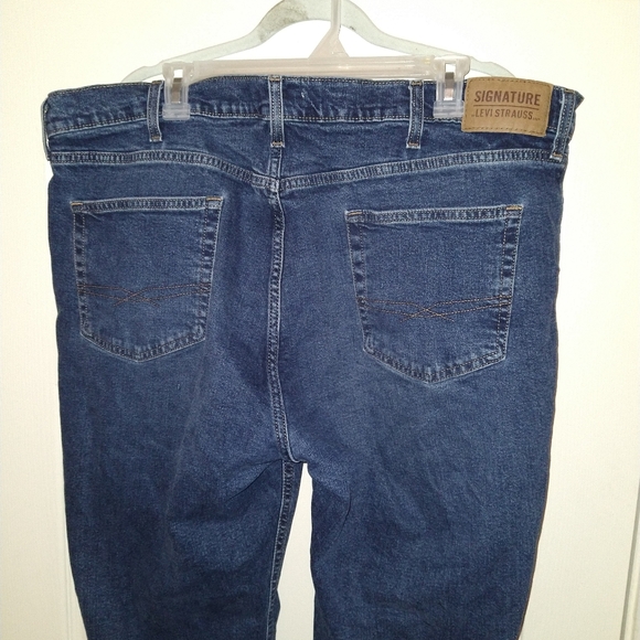 Signature Levi’s Strauss Athletic Blue Denim Jeans Men’s sz 42x30. - Picture 4 of 8